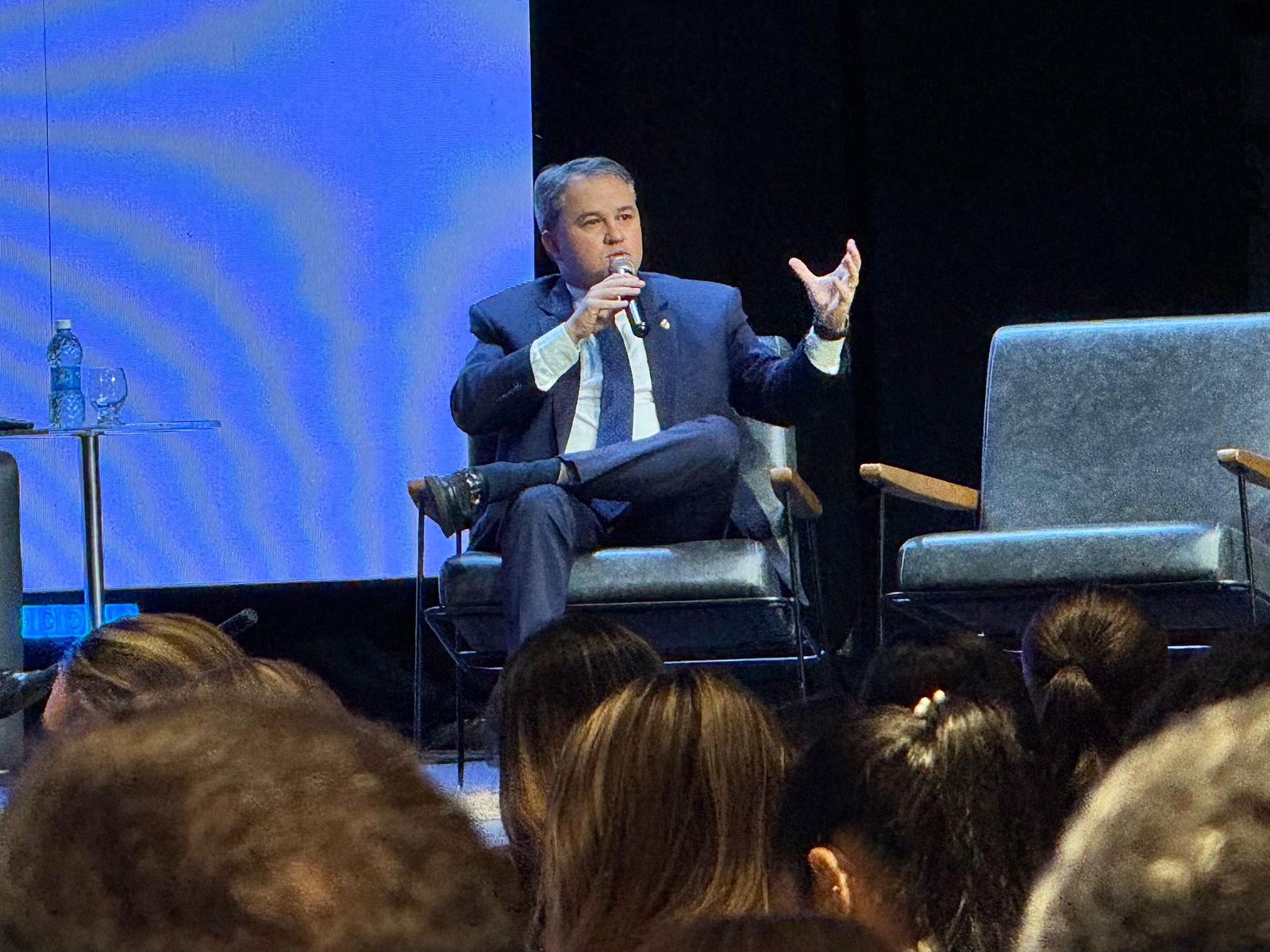 f1becd21-051c-4453-b6cf-4ef129216899